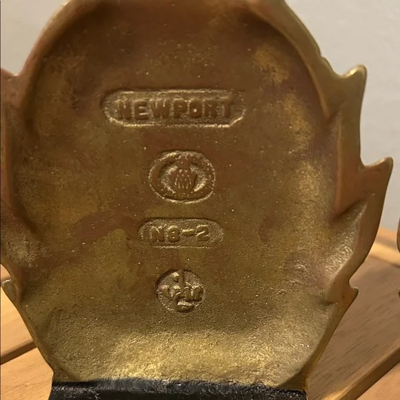 Newport brass Pineapple Bookends. - Picture 3 of 4